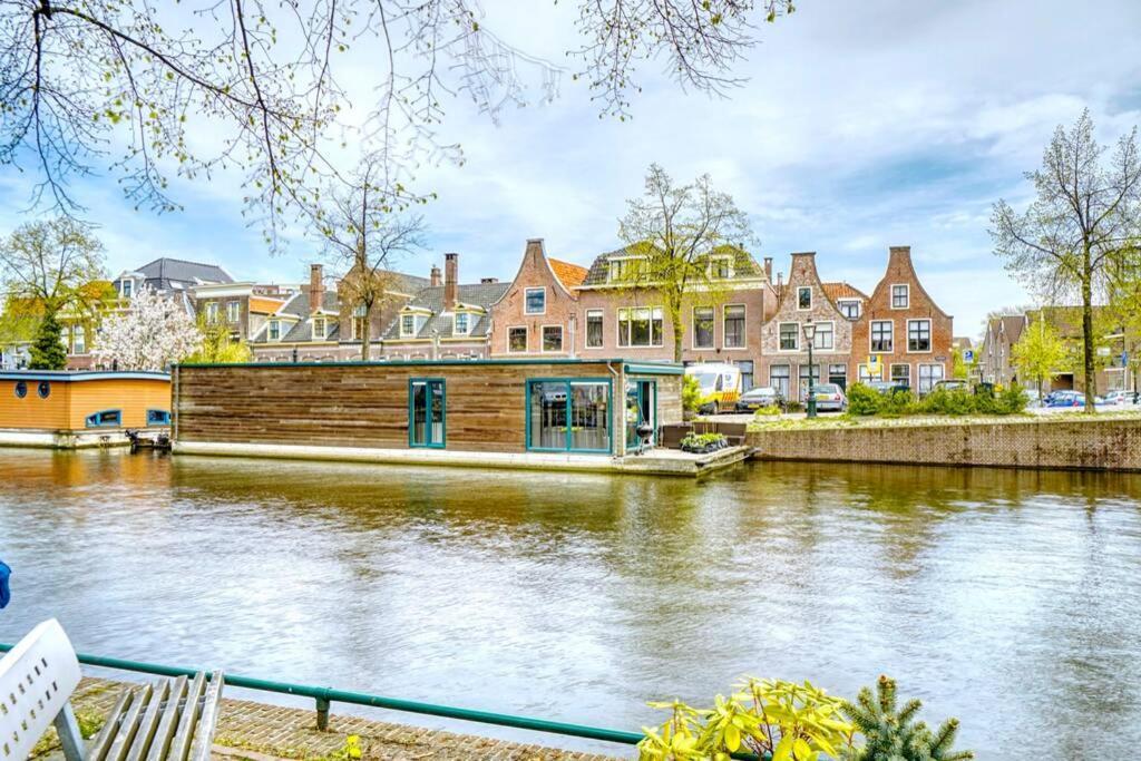 Beautiful Houseboat In The Centre Of Leiden Лейден Экстерьер фото