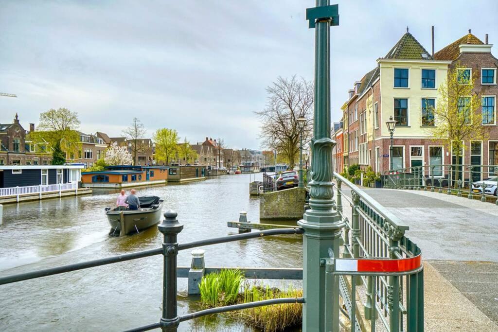 Beautiful Houseboat In The Centre Of Leiden Лейден Экстерьер фото